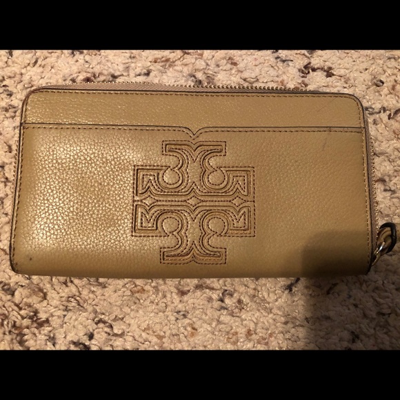 Tory Burch Handbags - Leather Tory Burch Wallet